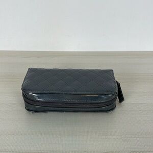 Trish McEvoy Makeup brush Cosmetic Case Quilted Diamond Zip Closure Travel Case